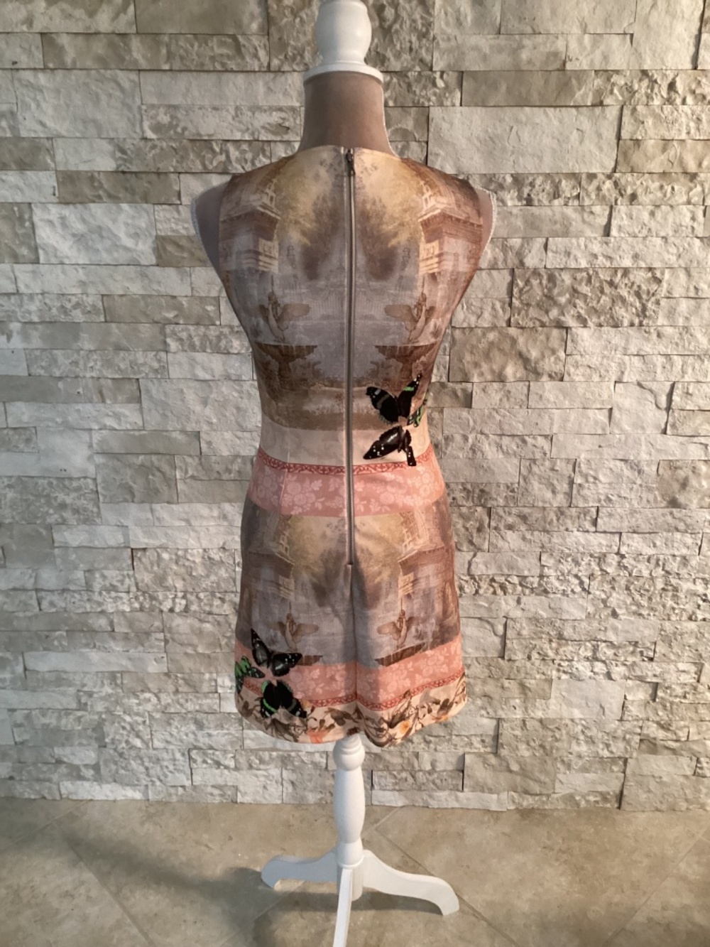 Alice + Olivia Women's Wynell A-Line Dress in the Versailles print - Picture 6 of 12